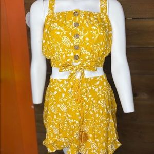 Crops top with skirt